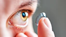 ¿Es recomendable usar lentes de contacto durante la pandemia de coronavirus?