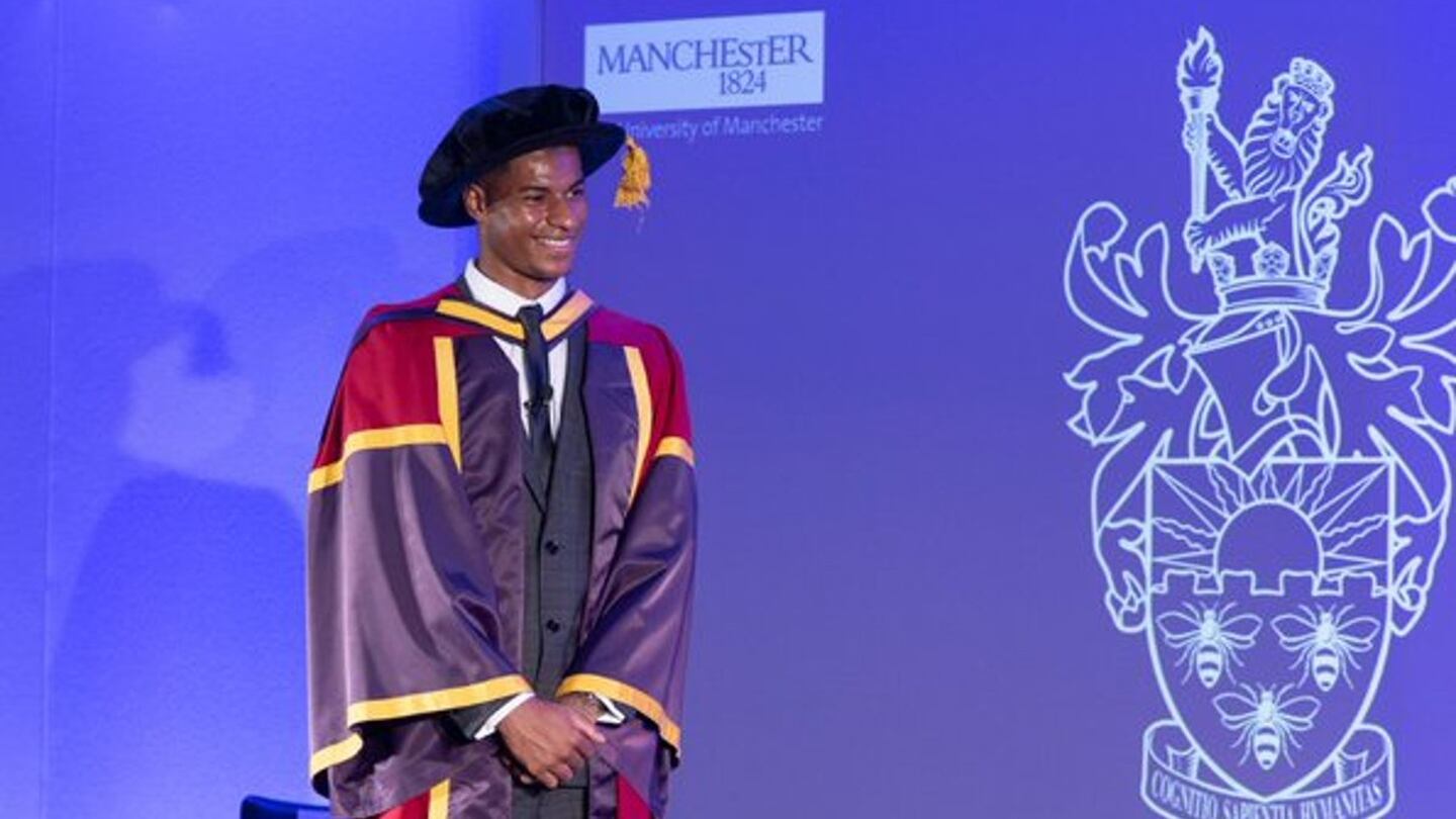 Rashford recibió su título honorífico de la Universidad de Manchester