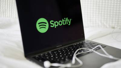 Spotify completa su salida de Rusia: Retira su servicio gratuito