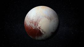 Plutón no es tan 'duro' ni distinto a la Tierra: estudio muestra que podría tener un océano bajo su superficie