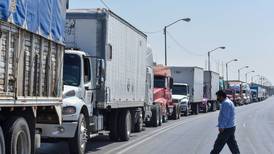 ‘Trancazo’ de Texas a transportistas mexicanos: aumento de inspecciones los frena por días  