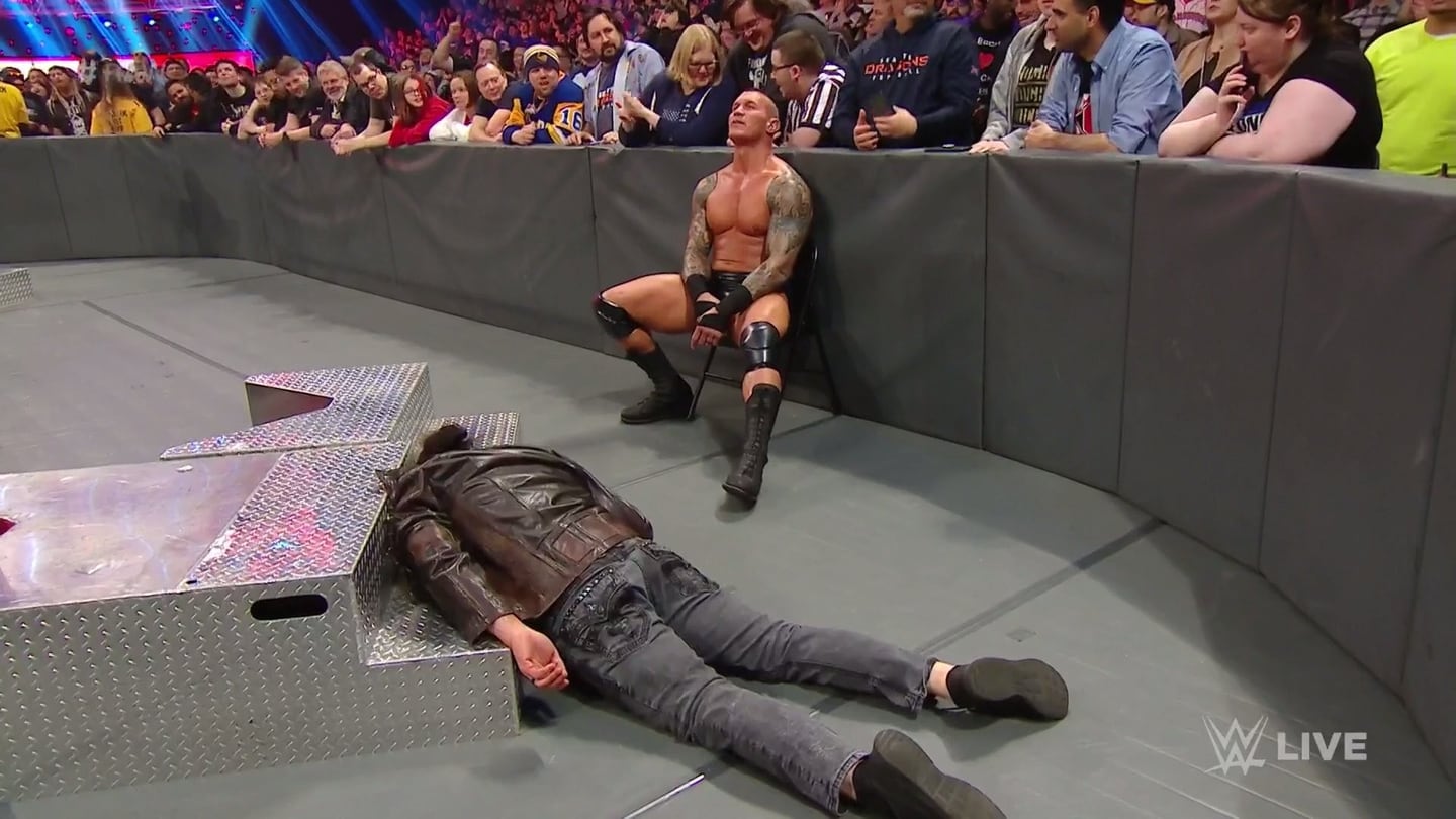 ¡Perdió la cabeza! Randy Orton acabó con Matt Hardy