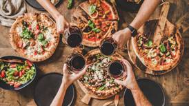 ¿Pavo o pizza? Inflación en EU cambiará menú de Día de Acción de Gracias