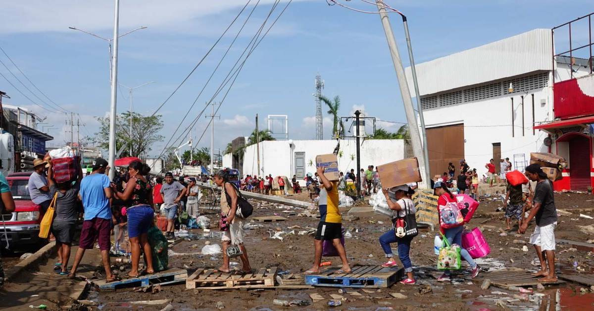 AMLO ordena adelantar pagos de Programas del Bienestar en Guerrero tras daños por ‘Otis’
