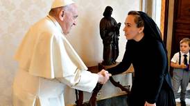 No solo AMLO: Papa Francisco recibe a esposa de Julian Assange y a su familia en el Vaticano