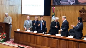 UdeG da 'honoris causa' a presidente de Uruguay 