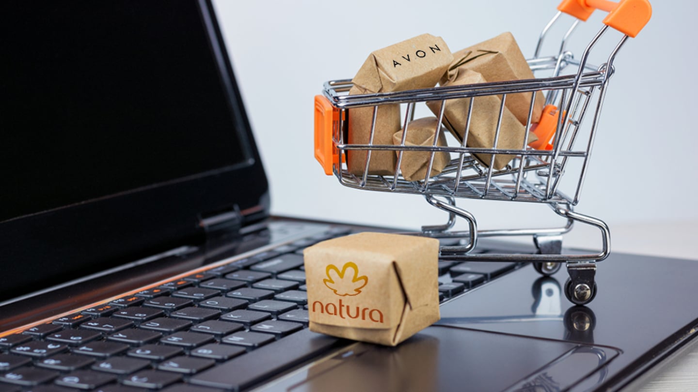 Avon y Natura 'se suben al carrito' del e-commerce con catálogos digitales  – El Financiero