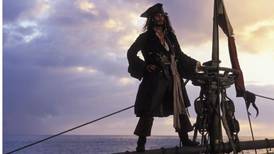 ¿Johnny Depp será de nuevo Jack Sparrow? Afirman que Disney lo quiere para ‘Piratas del Caribe 6′