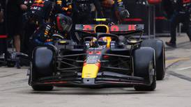 Checo Pérez rescata podio en GP de China poco afortunado; Verstappen se llevó la victoria