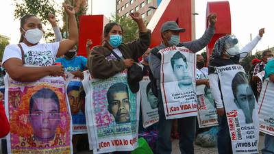 Normalistas de Ayotzinapa lamentan indiferencia de AMLO: ‘Nos ve como disidentes políticos y no como víctimas’