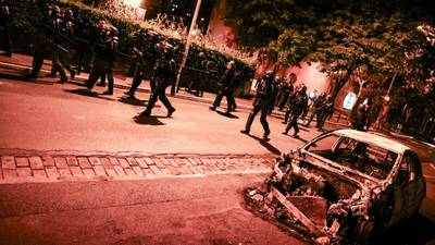 Disturbios en Francia dejan cerca de mil detenidos por joven asesinado a manos de la policía
