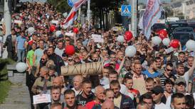 Con huelgas y marchas, protestan en Bielorrusia contra el presidente Alexander Lukashenko