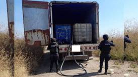 Aseguran en Guanajuato toma clandestina, tractocamión y 11 mil litros de combustible