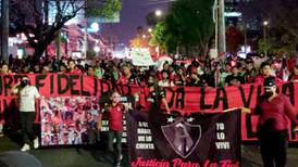 Por un futbol en paz, aficionados se manifiestan en Guadalajara