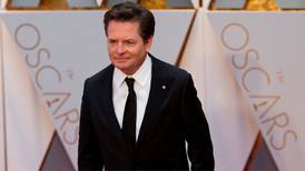 ‘Volver a... la playa’: Así fue la visita Michael J. Fox a Tulum; fue visto en silla de ruedas  
