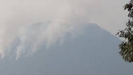 Cerro 'El Cacique' en Michoacán registra fuerte incendio