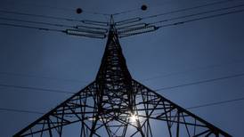 CFE prepara 'golpe' a sector eléctrico privado con aumento a tarifas de transmisión: Financial Times