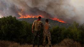 No solo en Hawái: Combaten en Grecia grandes incendios forestales; hay 20 muertos 