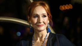‘Espero ser arrestada’: Policía exonera a J.K. Rowling, autora de ‘Harry Potter’, por tuits contra la ley
