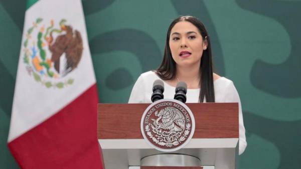 Indira Vizcaíno, gobernadora de Colima, desafía al INE; respalda a AMLO por revocación de mandato