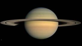 ¿Saturno 'se roba' las Lunas de octubre? Suma 82 y supera a Júpiter