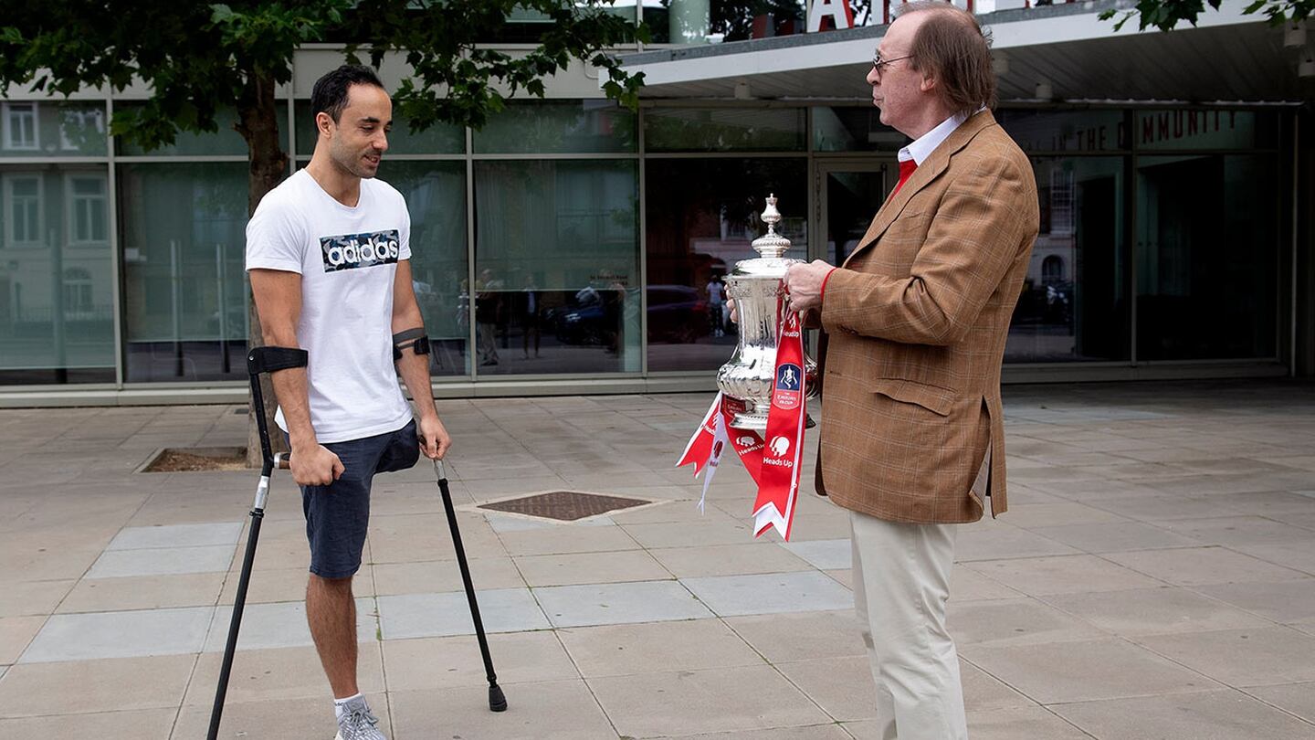¡Y con medida sanitaria! Arsenal comparte la FA Cup con algunos fans