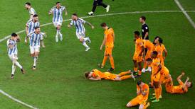 Argentina ‘agarra’ de cliente a Países Bajos en penales durante Mundiales