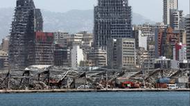 Rescatistas en Beirut buscan bajo escombros a sobreviviente de explosión