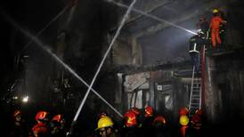 Al menos 70 muertos por un incendio en capital de Bangladesh