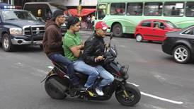 ¡Adiós, multas; hola, corralón! CDMX se ‘lanza’ contra motociclistas sin casco y placas