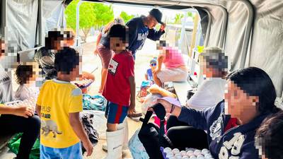 ‘De JGL’: Cártel de Sinaloa entrega despensas a víctimas de la tormenta ‘Norma’ en Navolato
