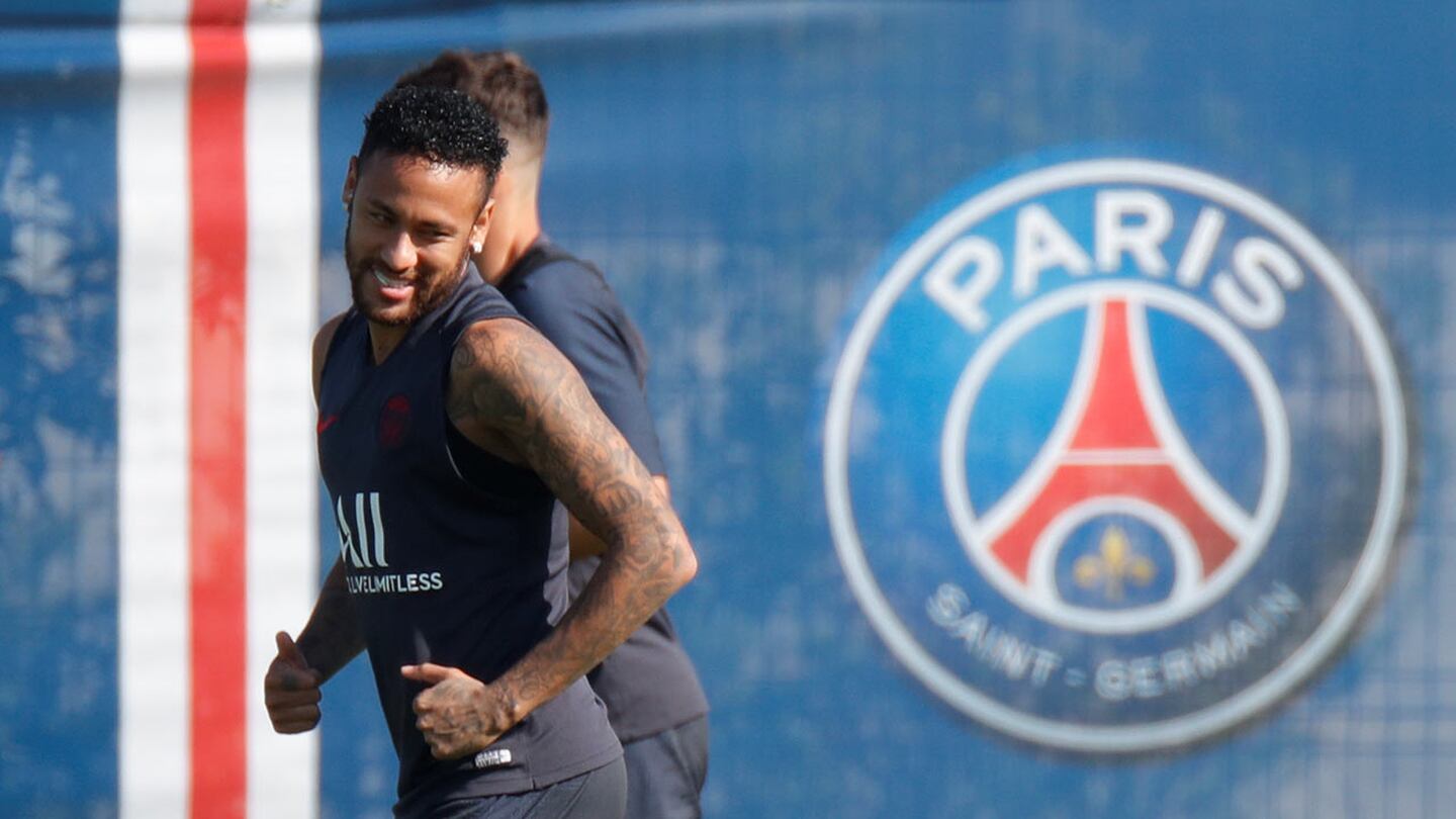 Comitiva de Barcelona viajó a Paris para pujar por Neymar