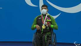 ¡Otra medalla de oro para México! Jesús Hernández la gana en nado de 150 metros