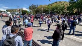 Campesinos de Guerrero bloquean Autopista del Sol; exigen obras de infraestructura para sus pueblos
