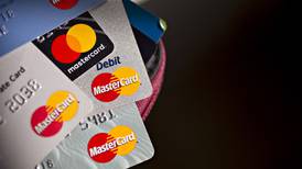 Mastercard permitirá que clientes transgénero usen la identidad que elijan