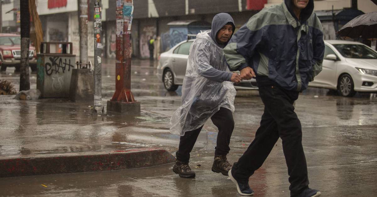 Frente frío 8 llega a México: ¿En qué estados provocará lluvias torrenciales este lunes? 