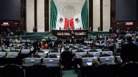 Diputados aprueban reforma que impone tope salarial a funcionarios públicos; pasa al Senado