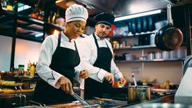 Vacantes en Canadá para cocineros con sueldos de hasta 47 mil pesos