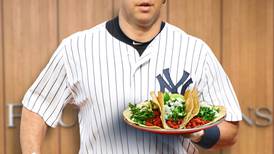 En ‘jaula de oro’: No los dejaron salir, pero los Yankees comieron tacos en su hotel de CDMX