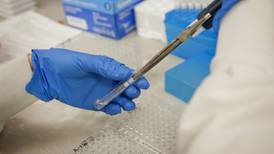 Sanofi y GlaxoSmithKline inician ensayos de vacuna contra COVID-19 en humanos