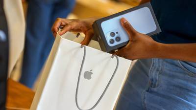 Brasil prohíbe venta de iPhones sin cargador; Apple apelará la decisión