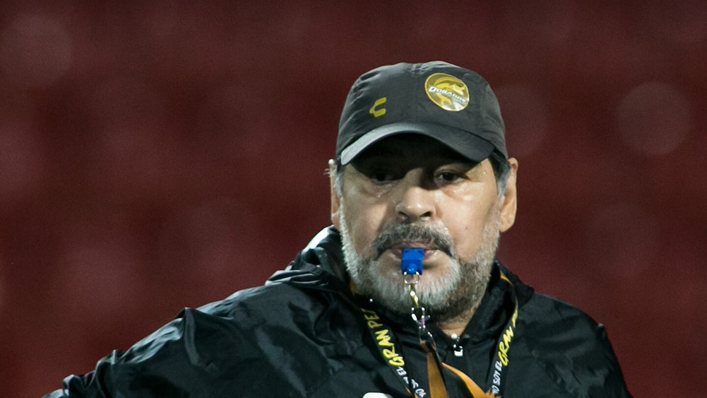 ¡Diego Armando Maradona, multado en el futbol mexicano!