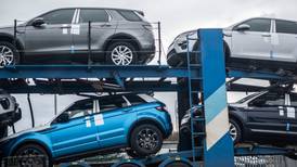 Baja 3.5% compra de vehículos ligeros en Bajío