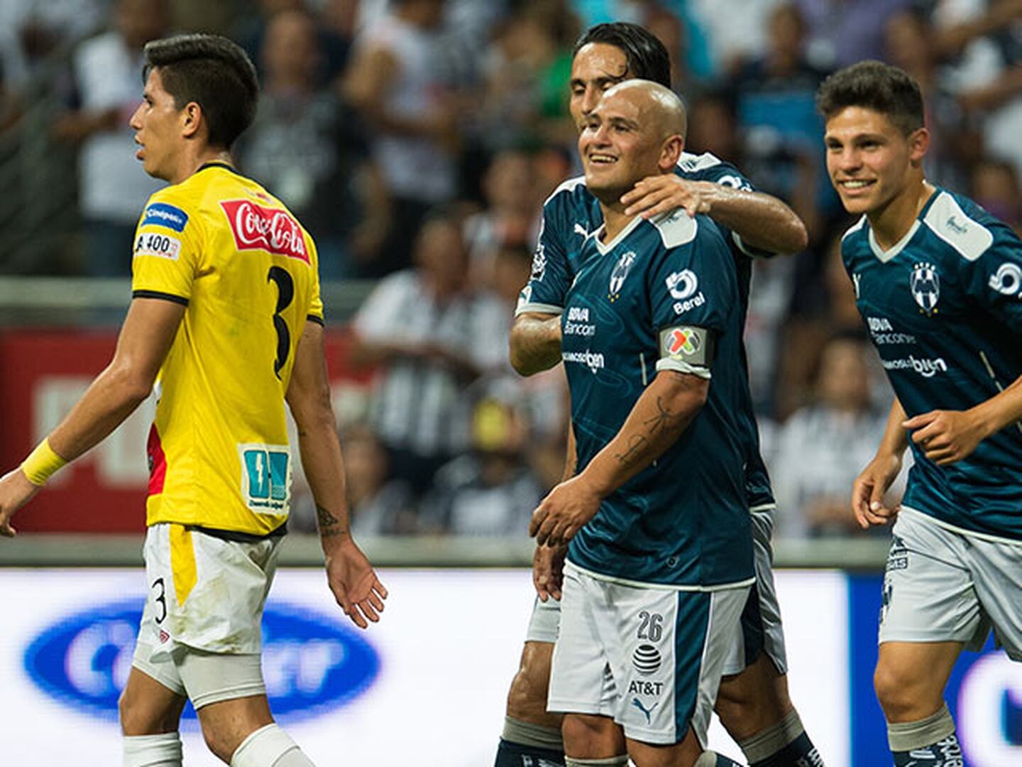 'Chupete' Suazo tuvo final feliz con Monterrey
