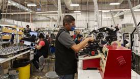 Personal ocupado en la industria manufacturera desciende 5.7% en junio
