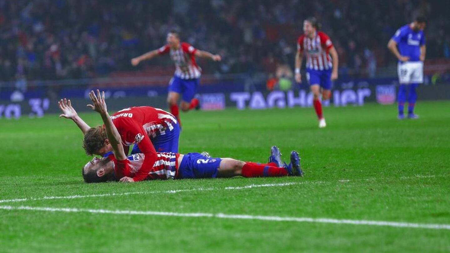 ¡Godín, en una pierna, dio un triunfo agónico al Atlético de Madrid!