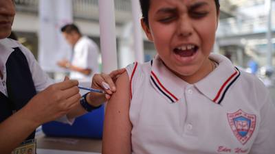 Vacunas llegaron tarde... 56% de niños a nivel mundial se contagiaron de COVID en la sexta ola