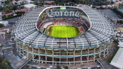 Cofepris podría multar al Estadio Azteca por ‘culpa’ de ‘Tuca’ Ferreti y su humo de cigarro