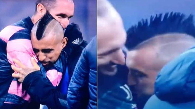 Polémica en Italia con Arturo Vidal... ¿El chileno besó el escudo de la Juventus?