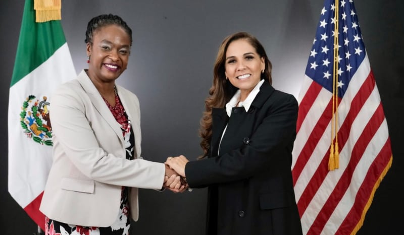 En la imagen, la Cónsul de Estados Unidos en Mérida, Dorothy Ngutter (izquierda) y la gobernadora del Estado, Mara Lezama (derecha)